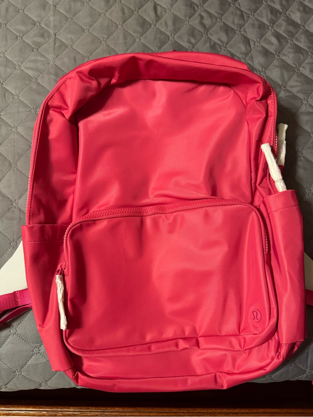 Lululemon Everywhere Backpack Raspberry Coulis - Picture 6 of 8